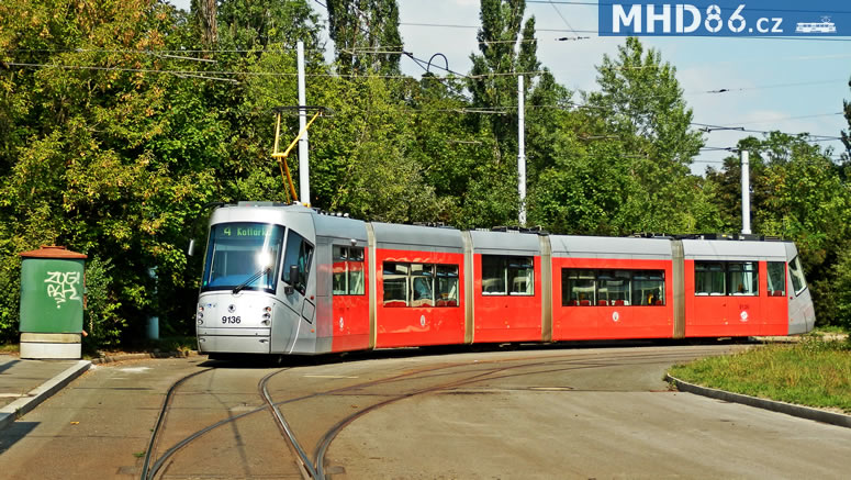 Tramvaj Škoda 14T