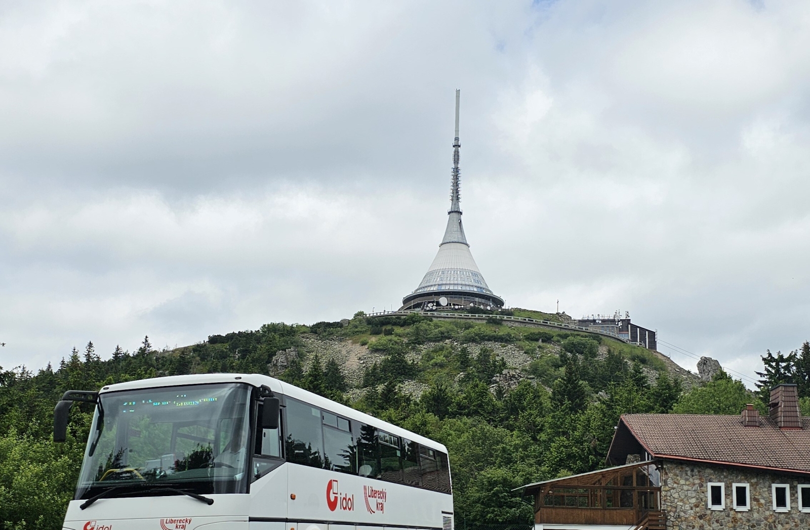 Autobusem na Ještěd každou hodinu